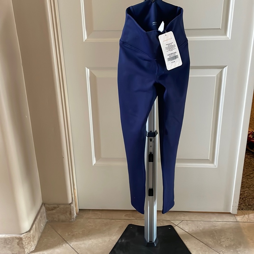 Fabletics exercise pants. Brand new size XXS